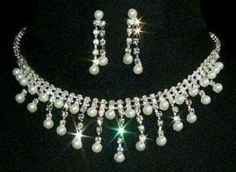 Fine Pearl & Rhinestone Graduated Necklace & Earring Set image 1